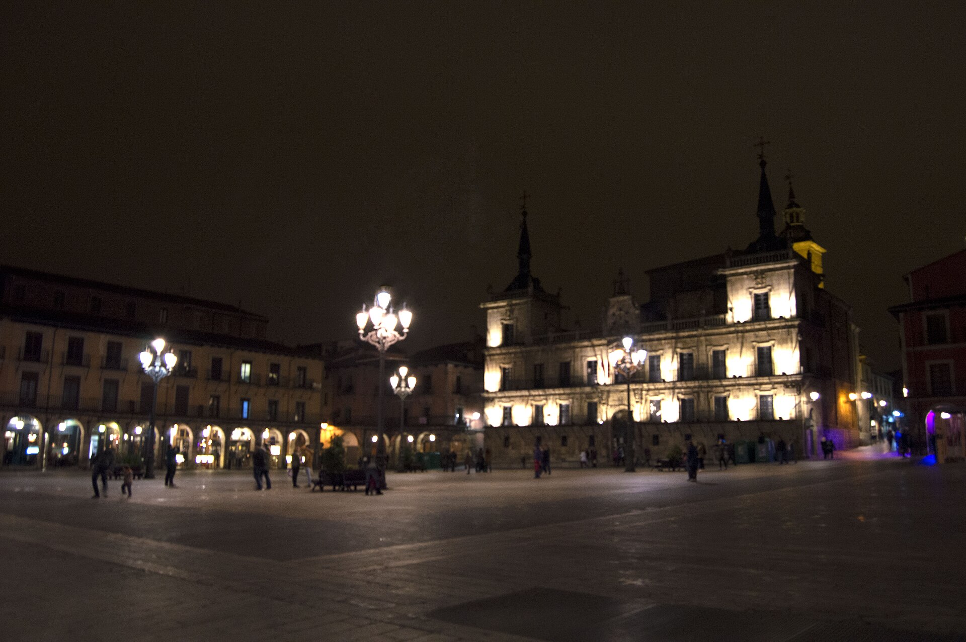 Plaza Mayor de León de noche